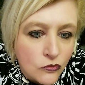 Meet your Posher, Becky